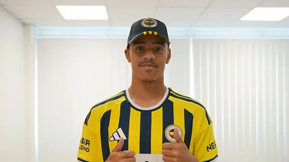 Fenerbahçe'nin yeni yıldızı Greenwood, İstanbul'da!