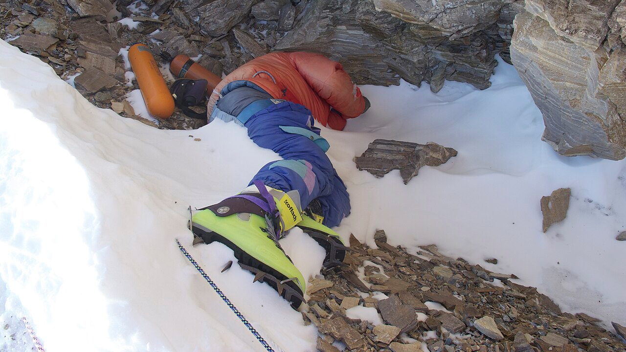 Everest'te 30 yıllık gizem çözülebilir: 'Yeşil Botlar'ın kimliği netleşiyor: