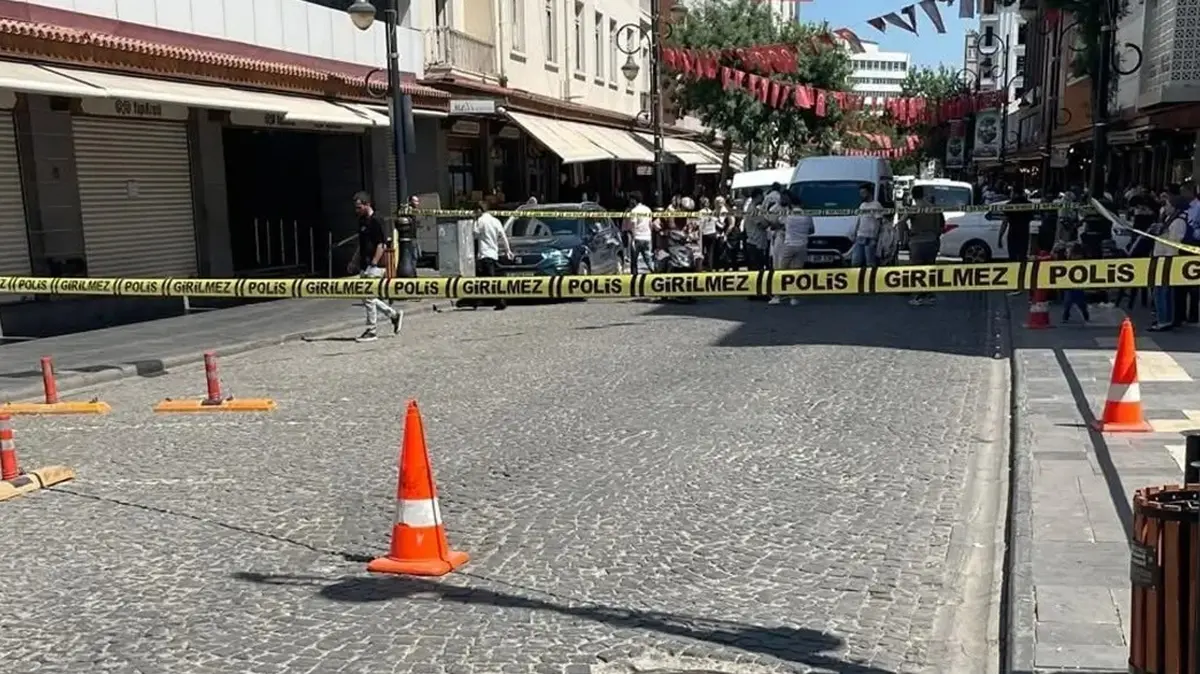 Diyarbakır'da Yapı Kredi şubesi kurşunlanmıştı: 2 şüpheli tutuklandı