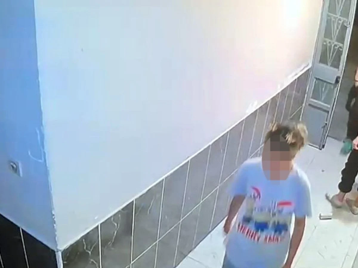 İstanbul'da klima dış ünitesini çalan hırsızlar kameraya yakalandı