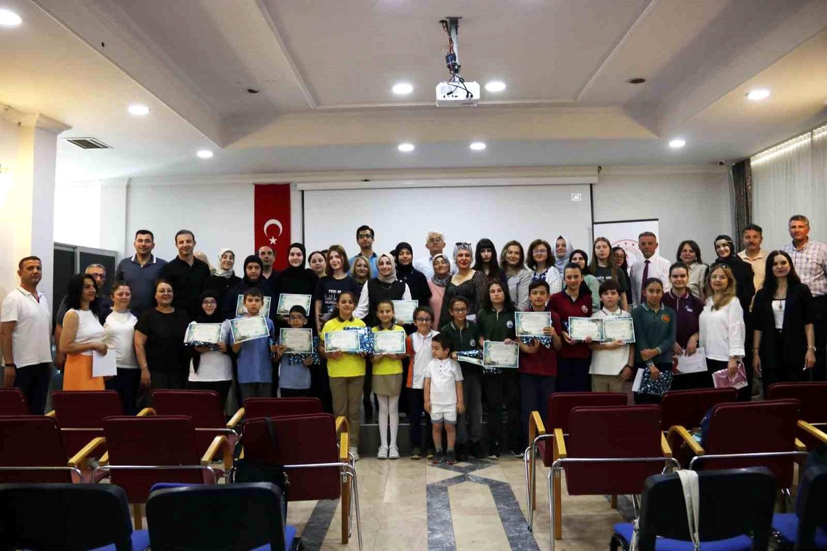 Yalova'da Dilimizin Zenginlikleri ödül töreni