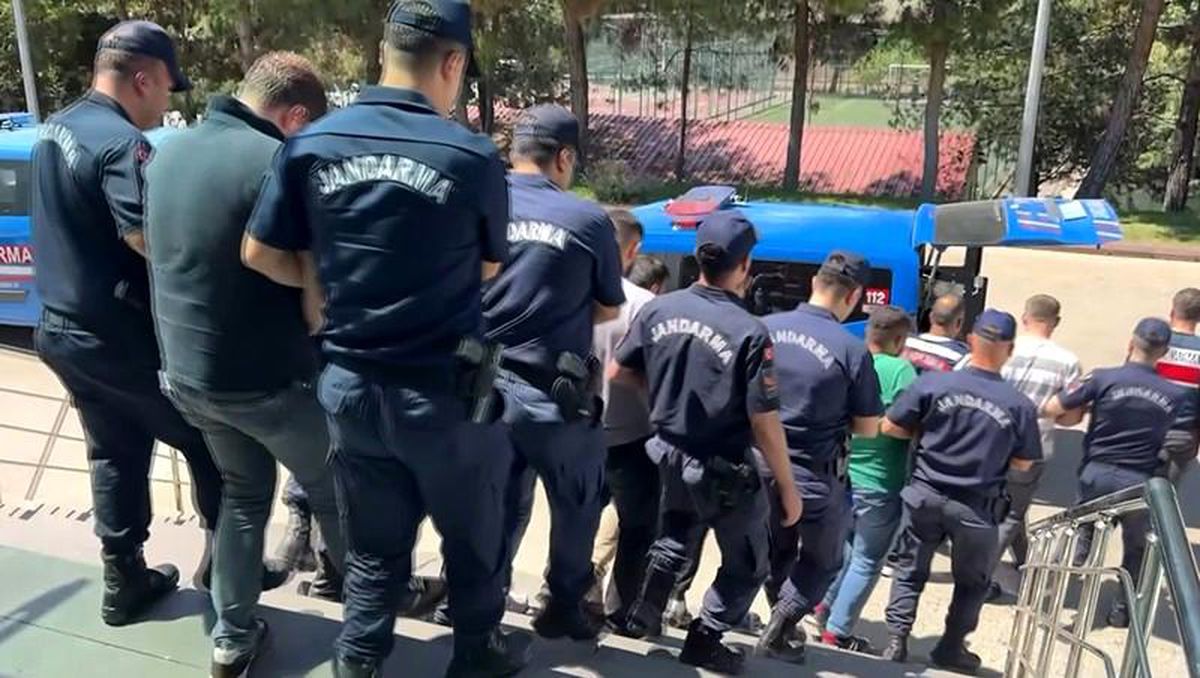 Gaziantep'te uyuşturucu tacirlerine darbe: 14 şahıs tutuklandı