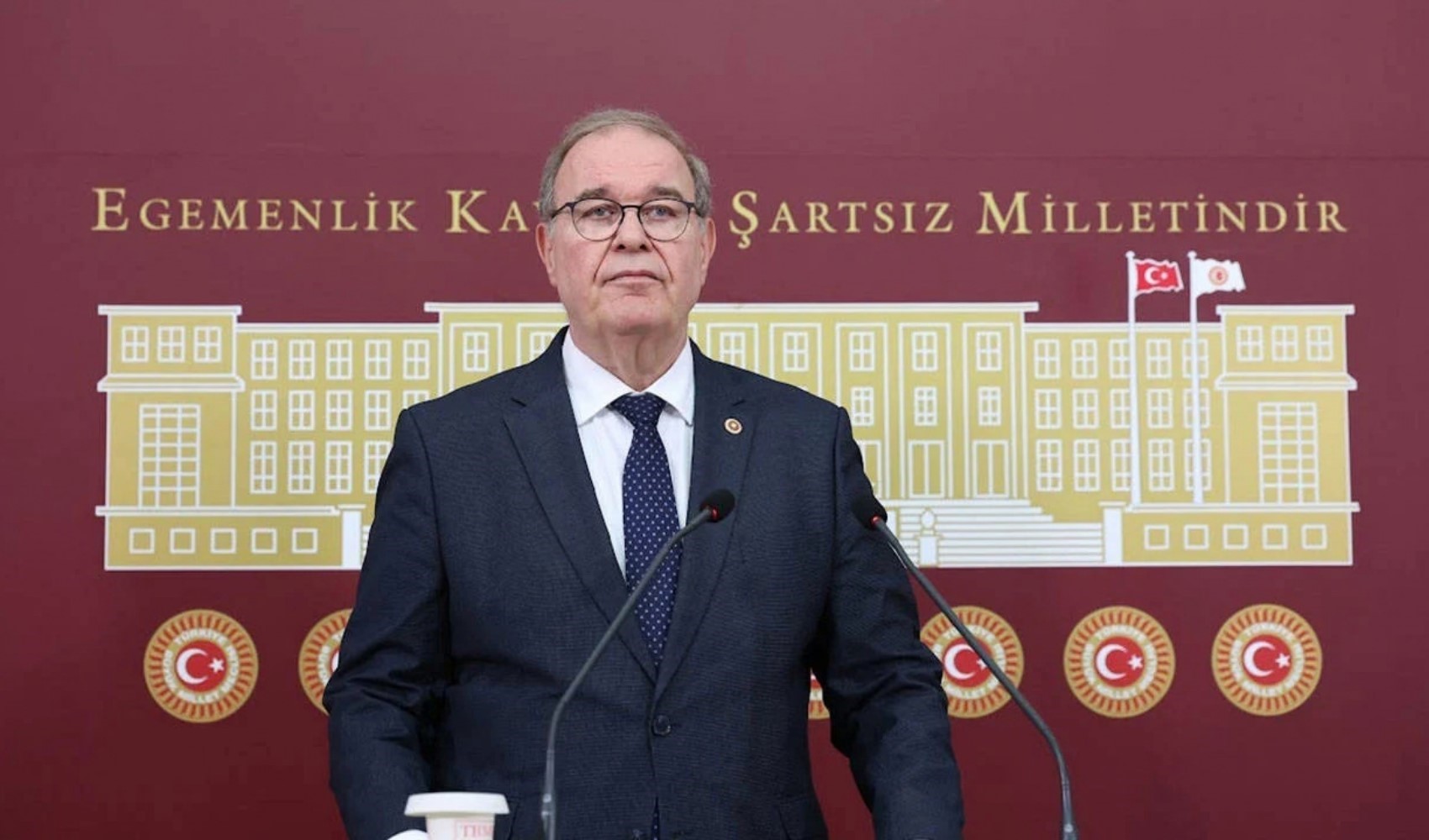 Faik Öztrak'tan Özgür Özel yönetimine: 'Atari salonunda oyun oynar gibi siyaset yaptılar'