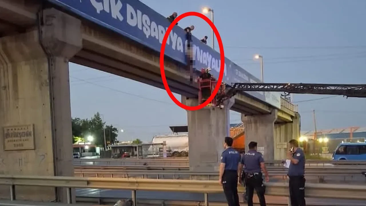 Kocaeli'de kan donduran olay! Üst geçitte yarı çıplak halde asılı bulundu