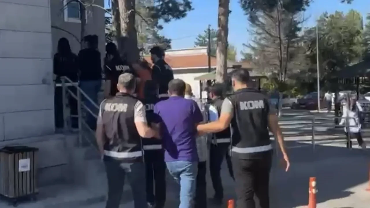 “Devlet memuru yapacağız” vaadiyle dolandırdılar