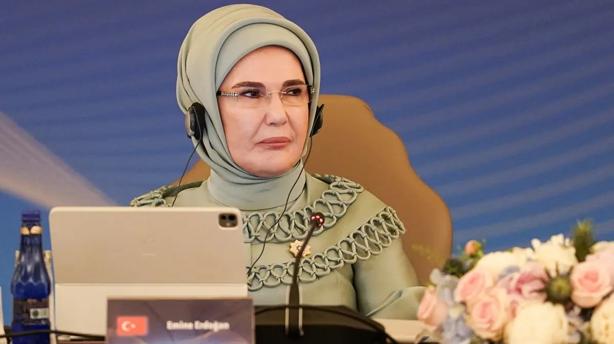 Emine Erdoğan'dan Sıfır Atık Vakfı'na "Van Gölü" teşekkürü