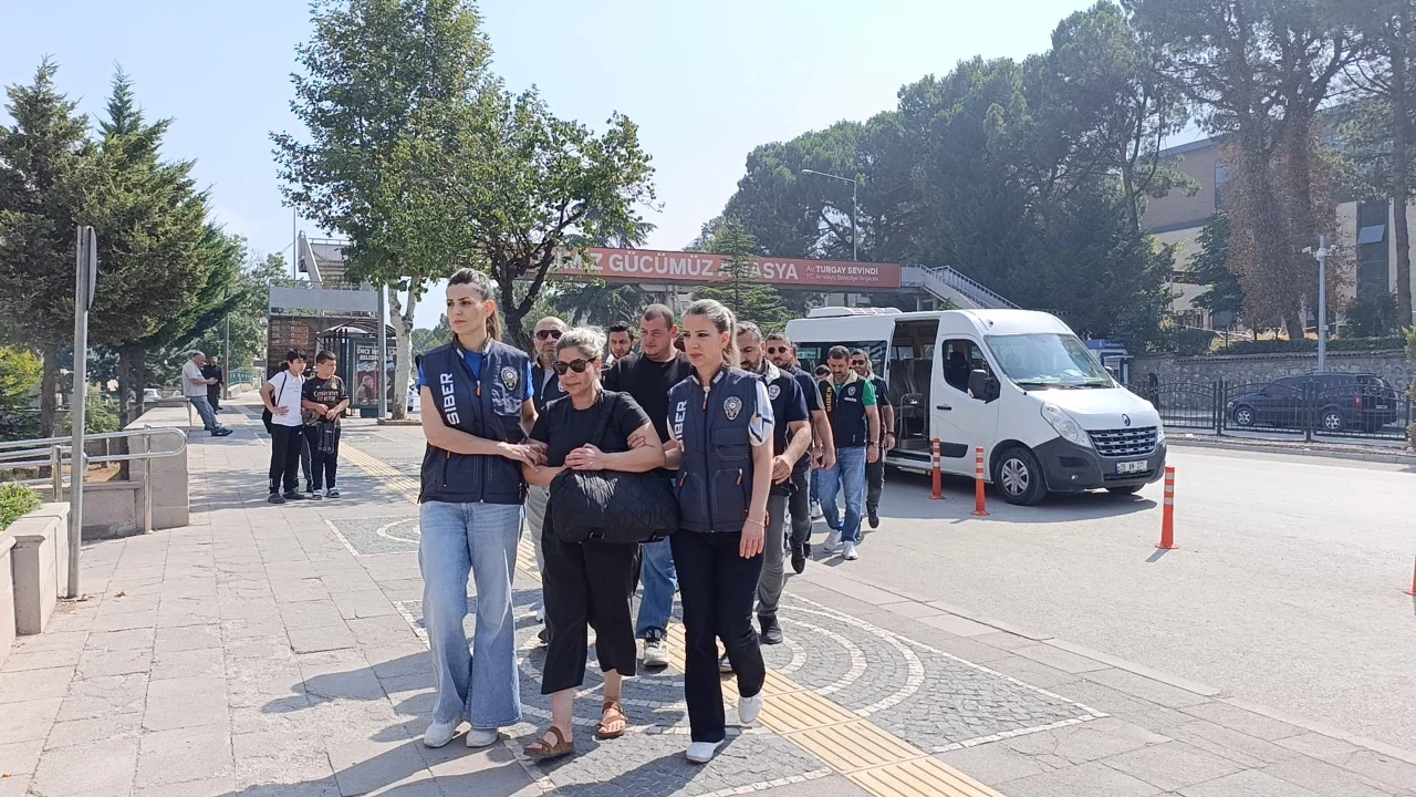 Siber dolandırıcılık operasyonunda 14 tutuklama: 22,4 milyon liralık vurgun