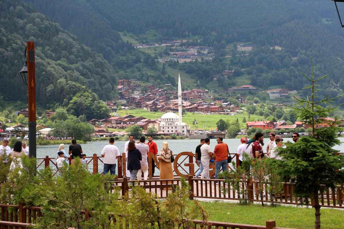 Uzungöl'de turizm sezonu hareketlendi, otellerde doluluk arttı