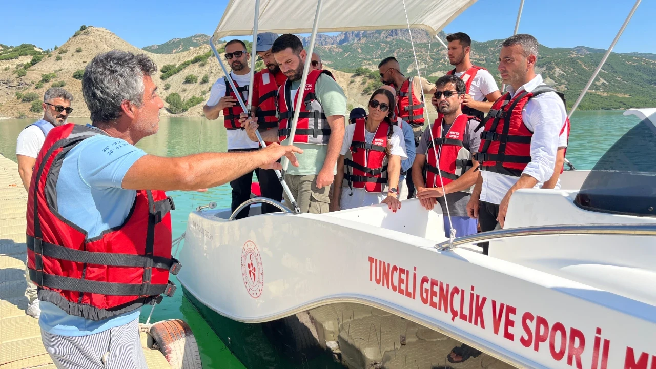 Bu ilde deniz yok ama denizci belgesi almak için sıraya girdiler