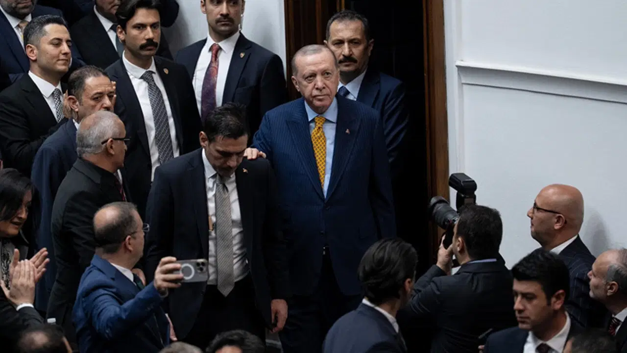 AKP'li Şamil Tayyar: CHP 40 parçaya bölünsün, sen ekonomiyi düzeltmezsen önümüzdeki seçimi kazanamazsın