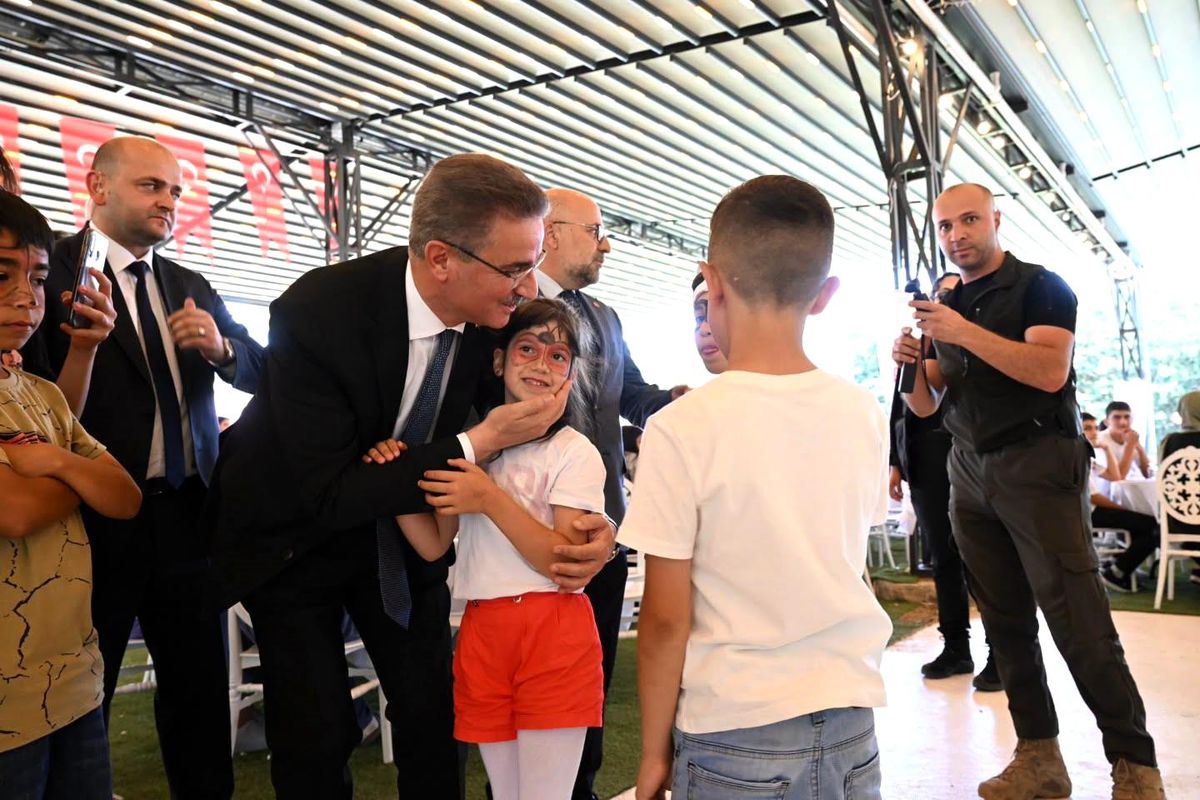 Vali Aydın Baruş, vakıf bursiyeri öğrencilerle piknik şöleninde buluştu