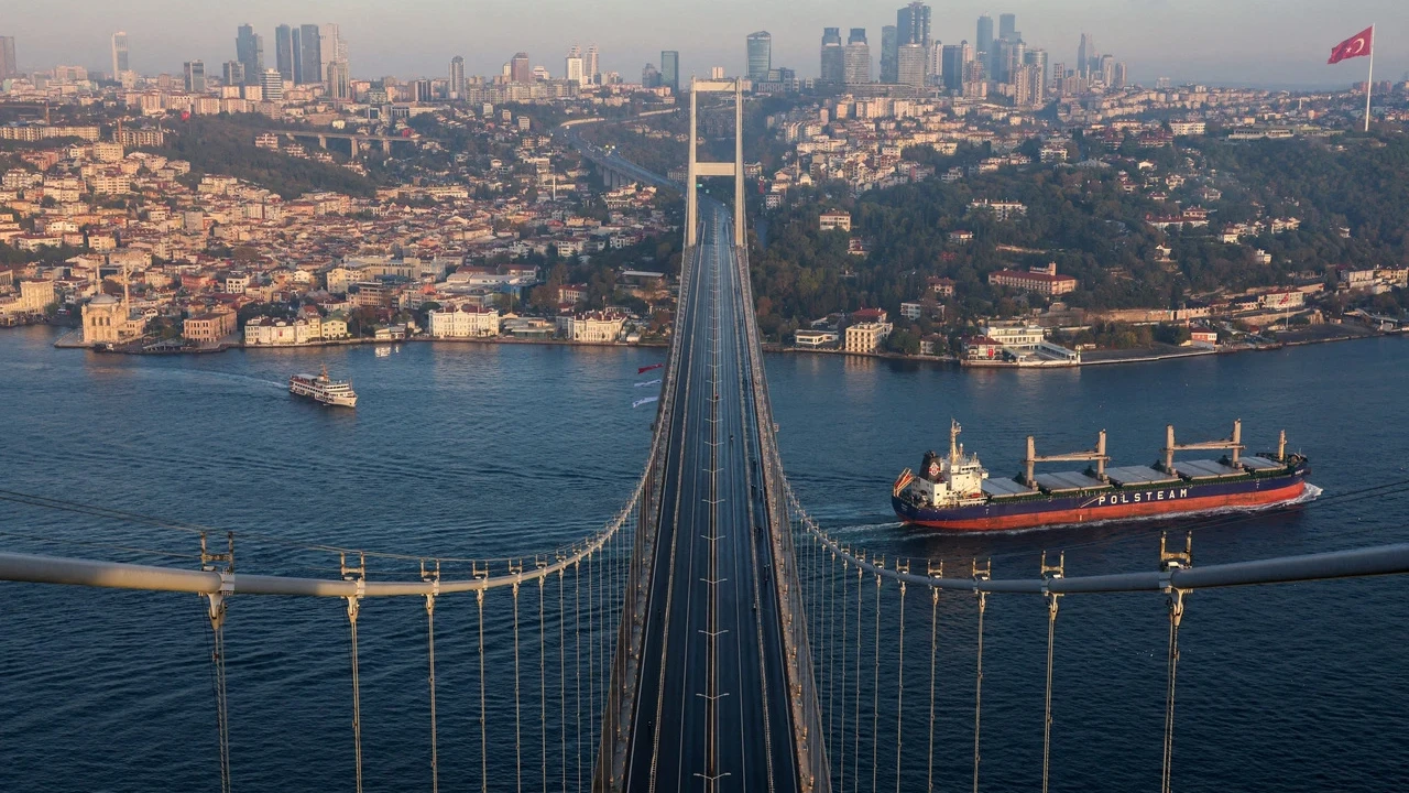 15 Temmuz Şehitler Köprüsü yarın kapalı mı? Valilik'ten kapatılacak yollar hakkında açıklama