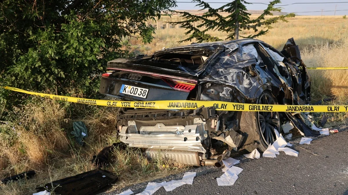 Takla atan otomobil can aldı: Aynı aileden 3 kişi yaşamını yitirdi, 1 yaralı