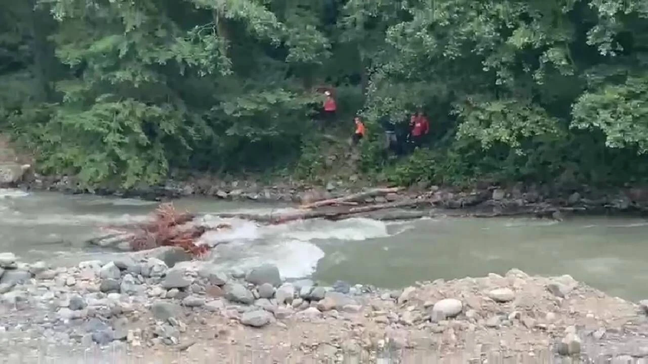 Rize'de kayıp kişiyi arayan AFAD personeli hayatını kaybetti