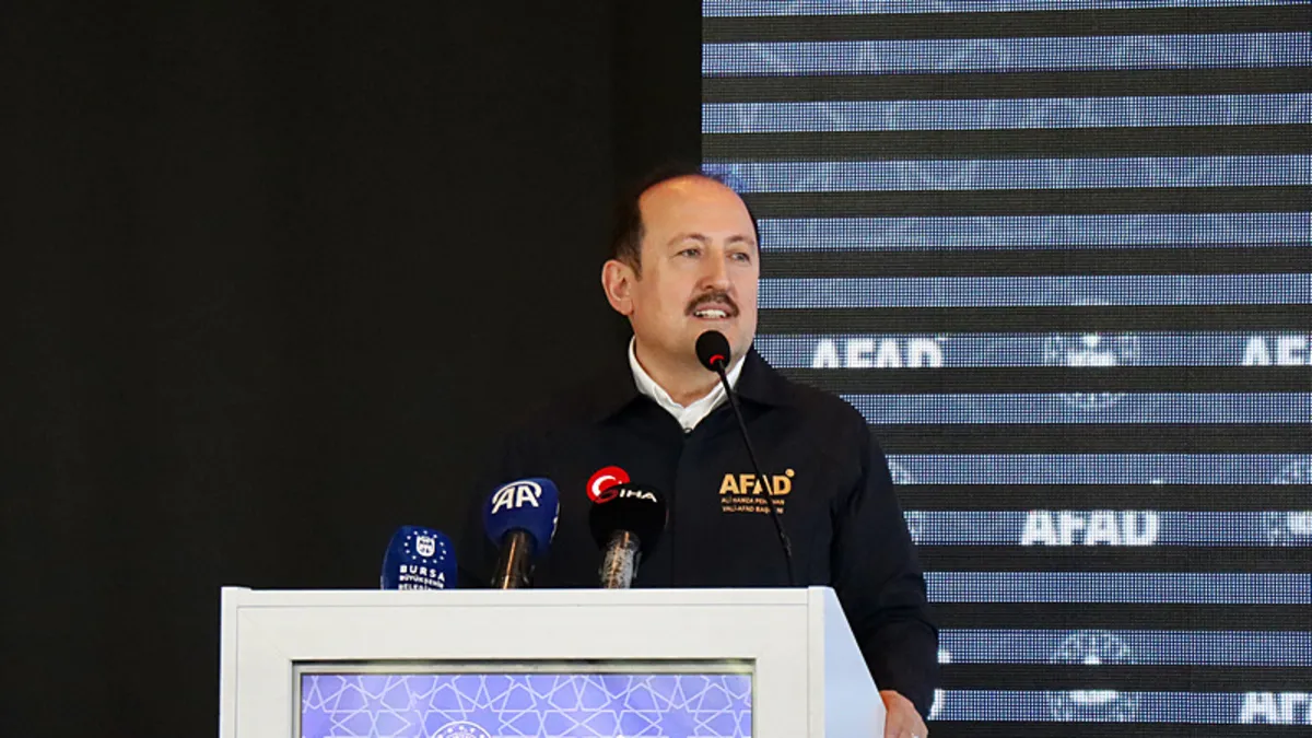 AFAD Başkanı Venezuela'da görev yapan arama kurtarma ekipleriyle görüştü: Desteğe ihtiyacı olan insanların yanında oluyoruz