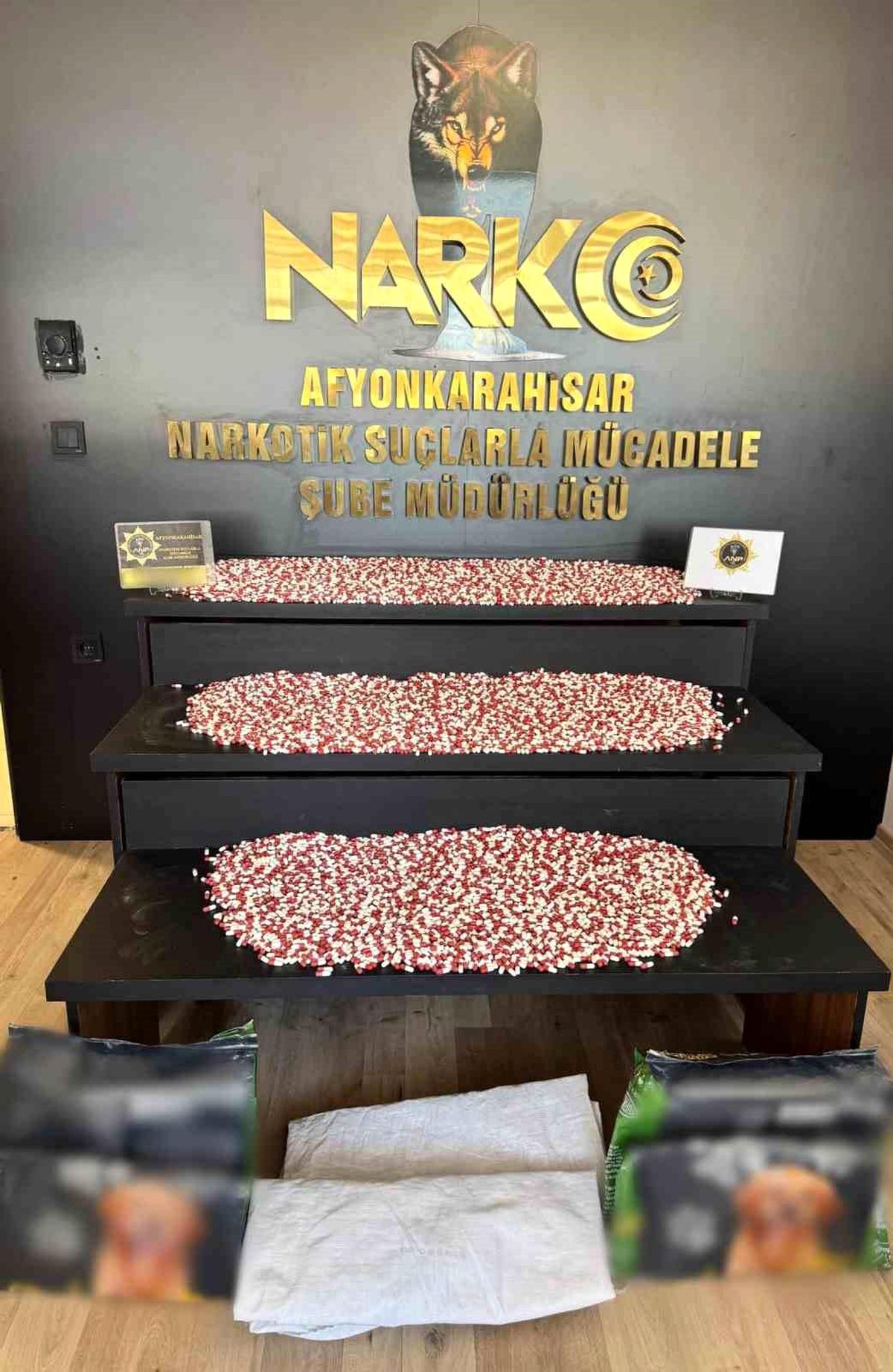 Kargo ile uyuşturucu sevkiyatına polis 'dur' dedi