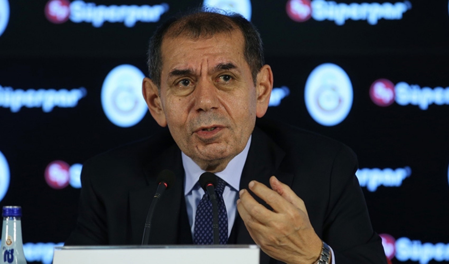 Dursun Özbek: Galatasaray'ın 121 yıllık geçmişine yakışan bir takımı kuracağız