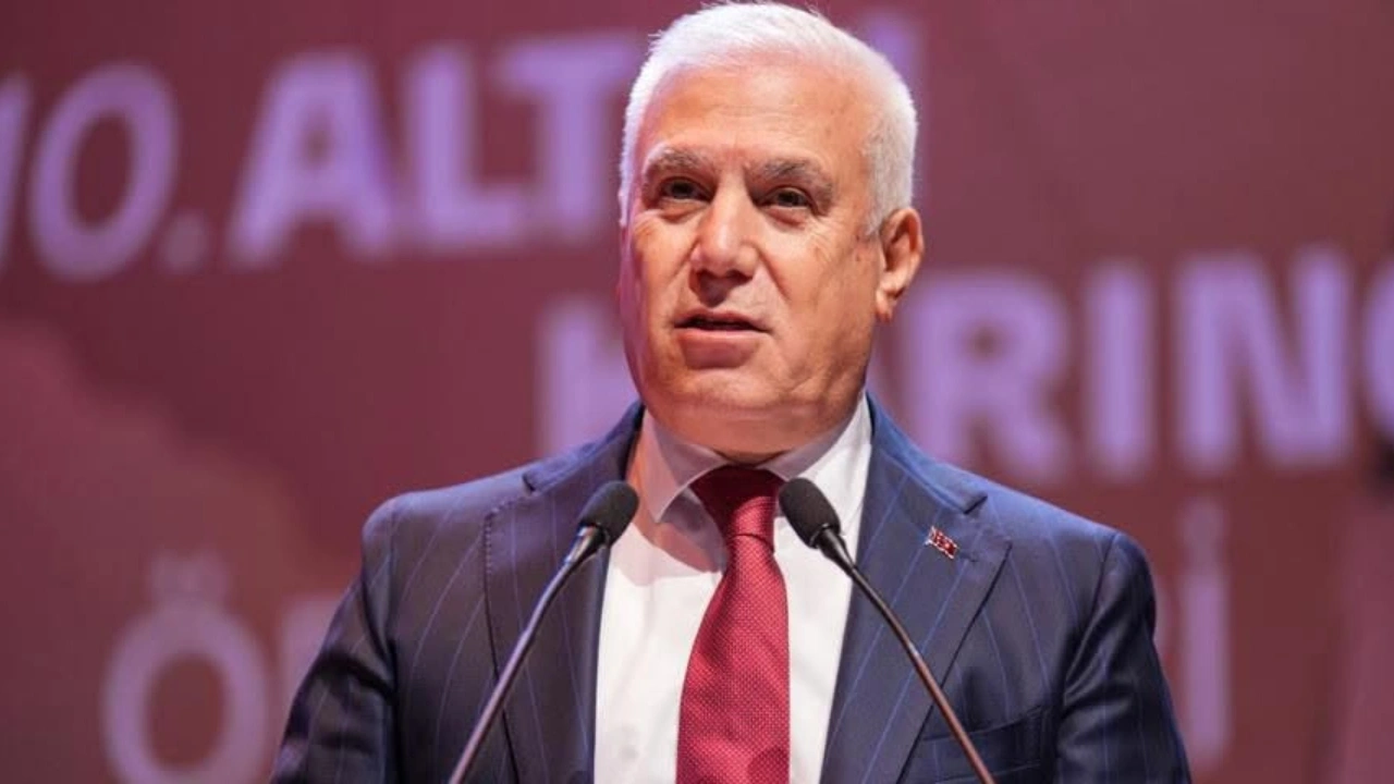 Son Dakika | Mustafa Bozbey davasında arbede çıktı: Polis CHP'li vekilin geçişine izin vermedi