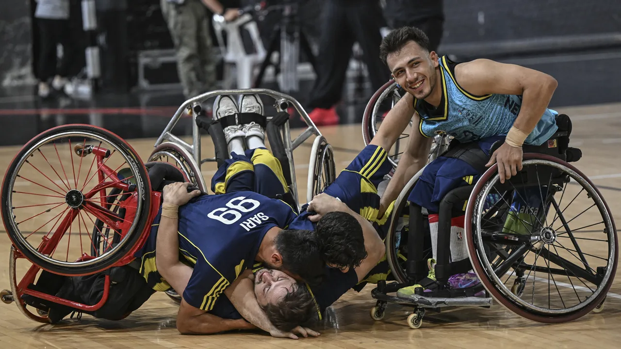 Tekerlekli Sandalye Basketbol Süper Ligi'nde şampiyon Fenerbahçe