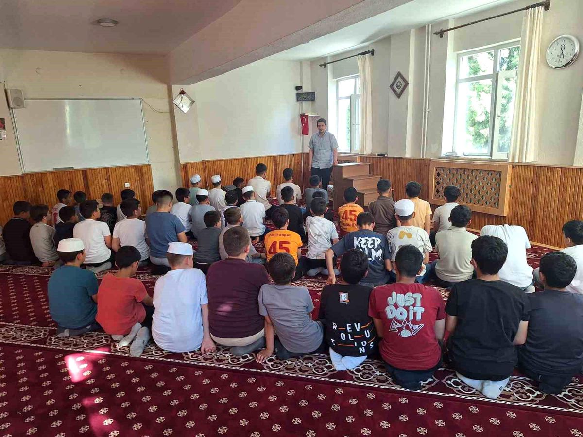 Hafızlık öğrencileri teknoloji bağımlılığı konusunda bilgilendirildi