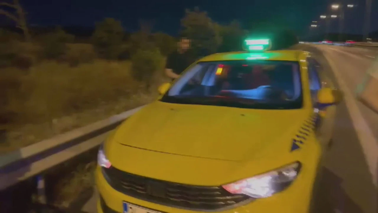 Avcılar'da durdurulan taksiden kaçak göçmenler çıktı
