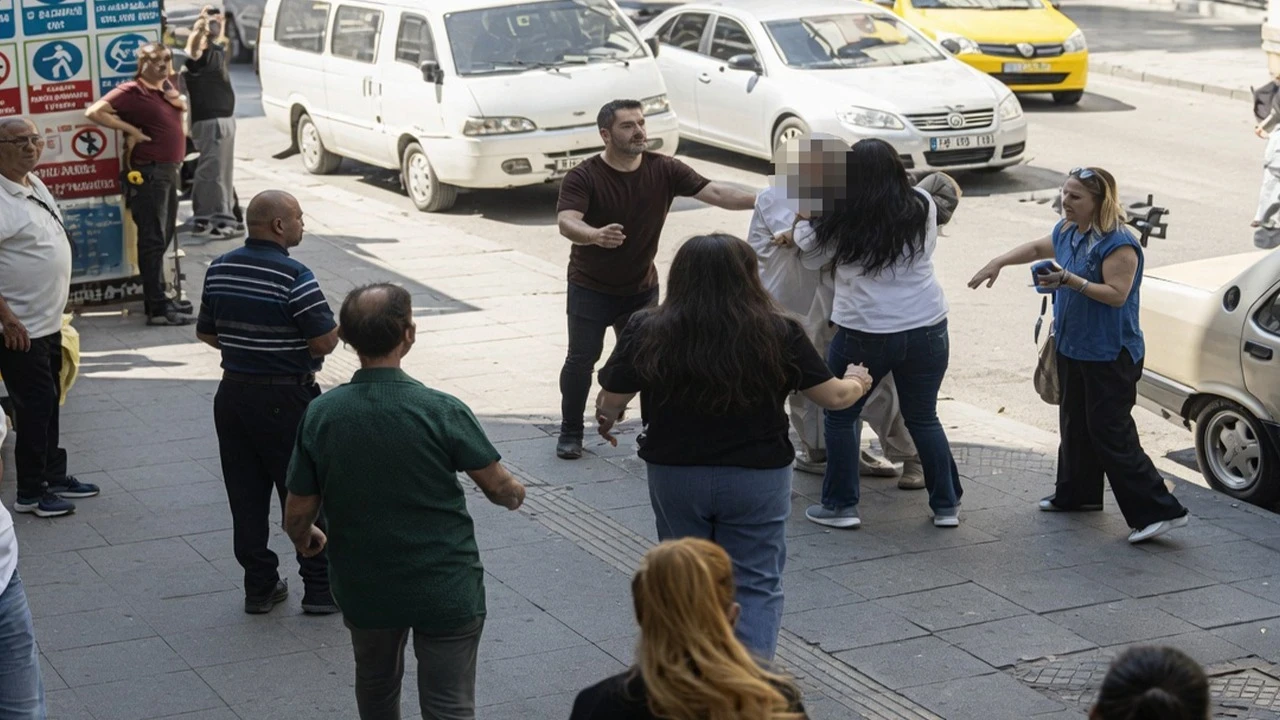 Kırılan ayna ortalığı savaş alanına çevirdi: 3 yaralı!