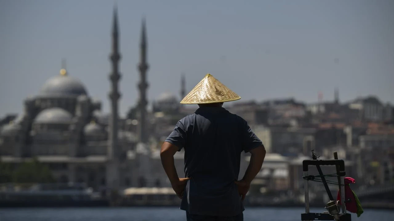 Türkiye'nin üç büyük kentinde sıcak hava dalgaları artıyor