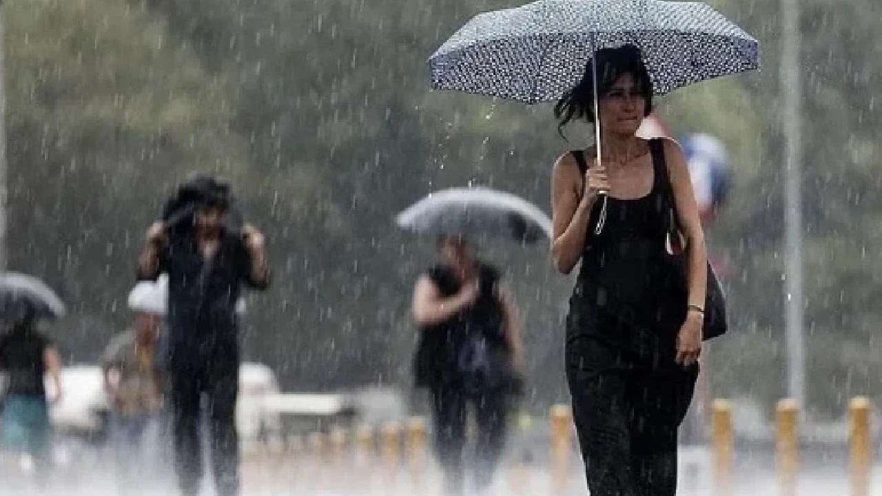 Meteoroloji’den uyarı! Kavurucu sıcakların ardından gök gürültülü sağanak geliyor!