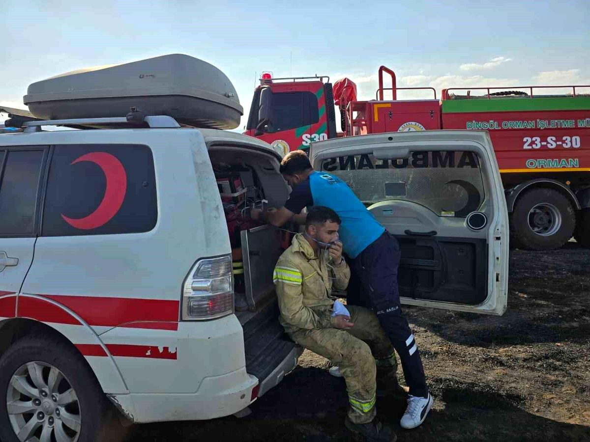 Yangına müdahale eden 4 personel dumandan etkilendi