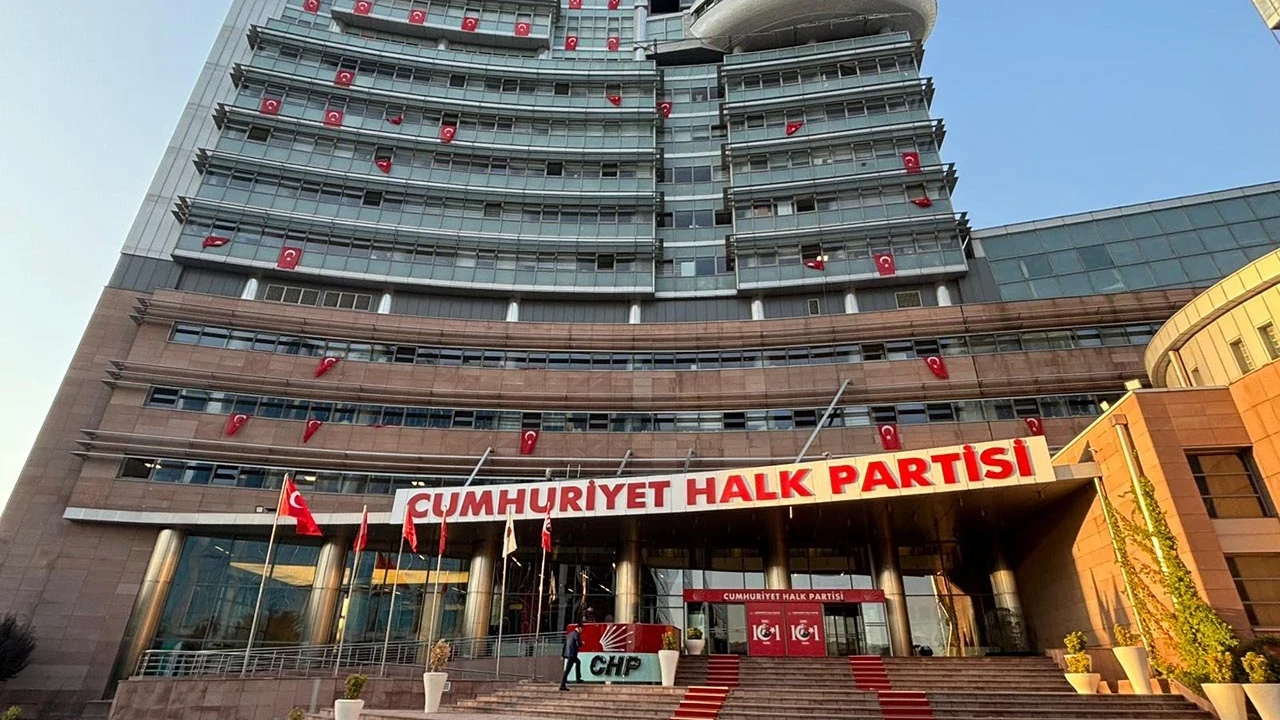 CHP'li vekil Ümit Dikbayır, partisinden istifa etti