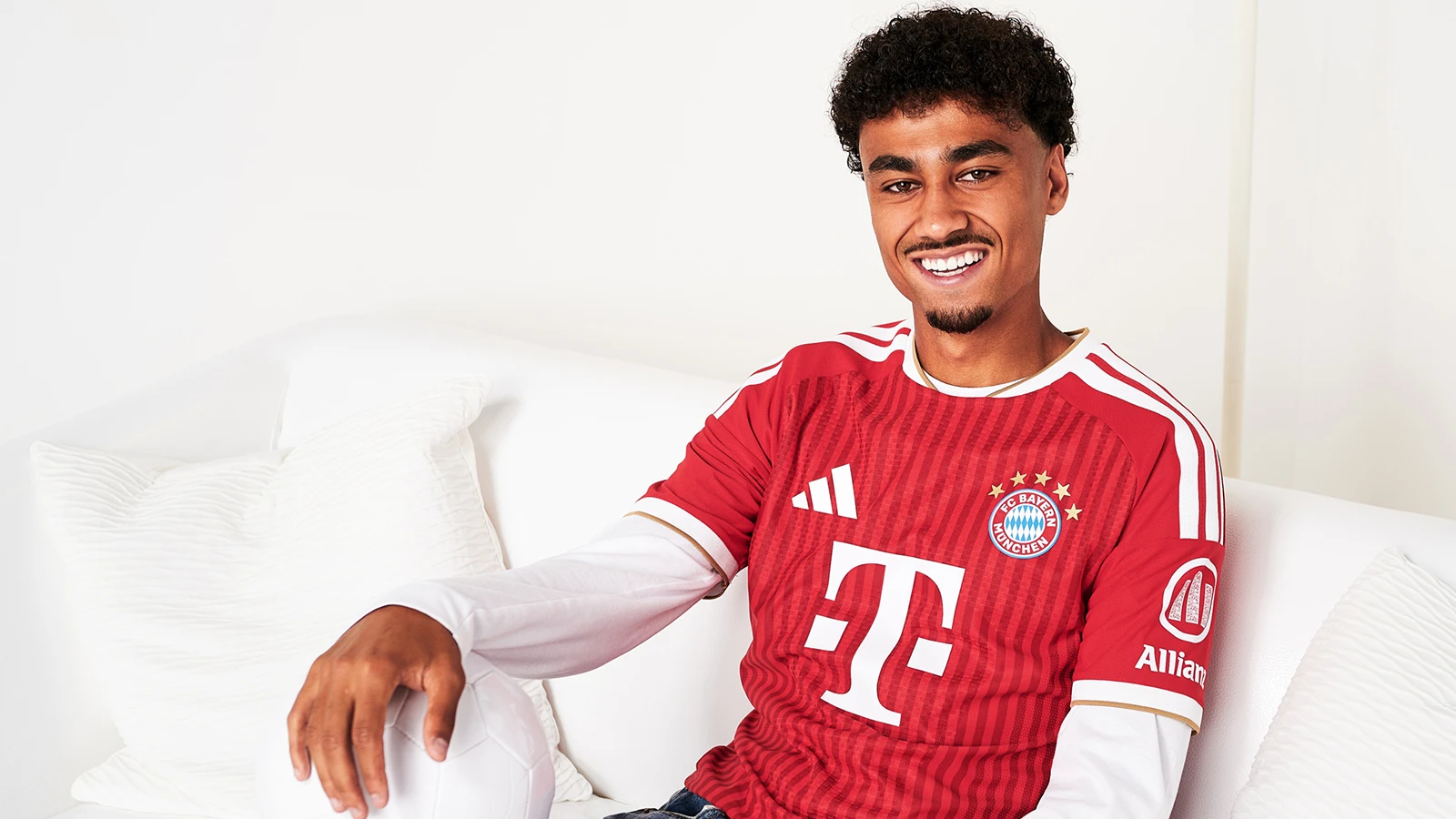 Bayern Münih, 55 milyon euroya sol bek aldı