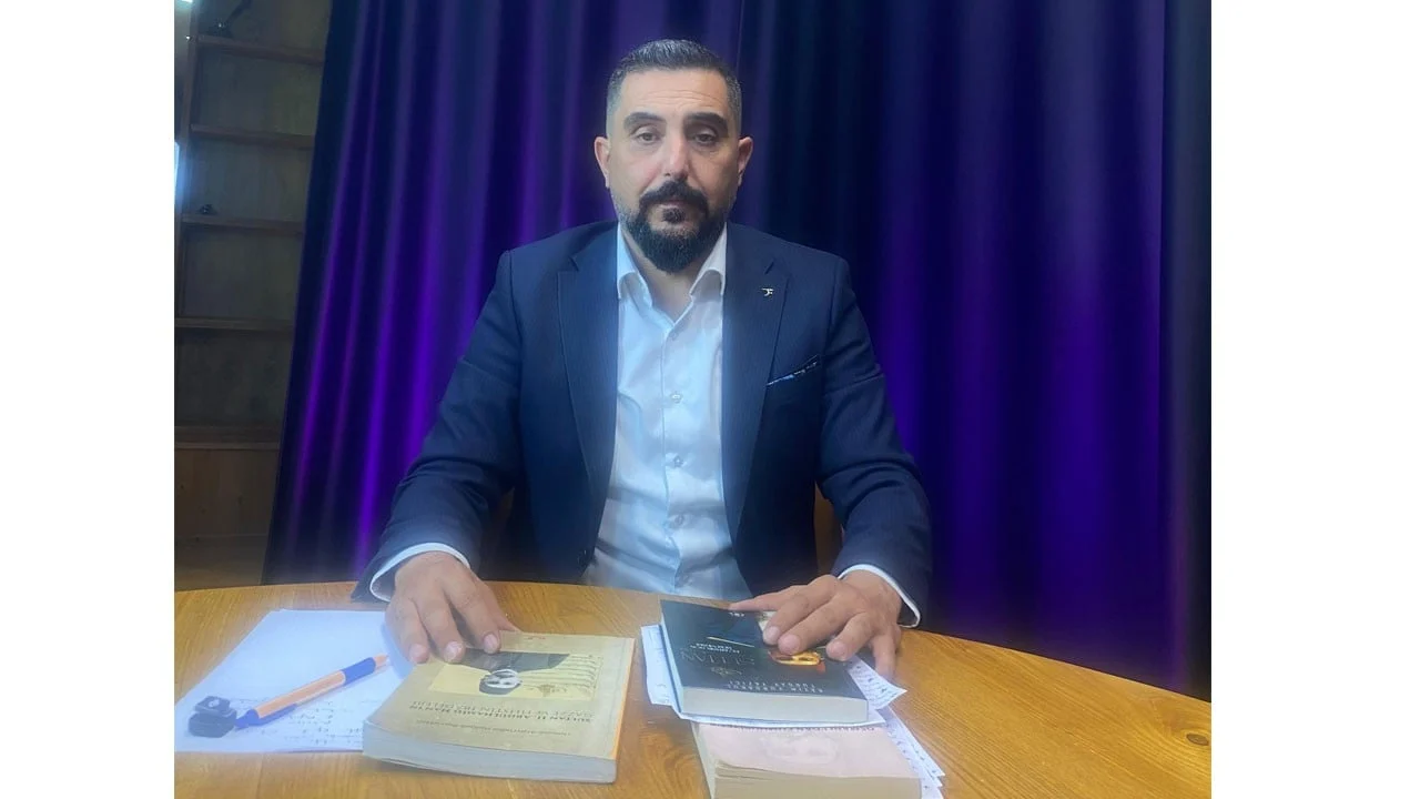 "Dün 'İstibdat', Bugün 'Tek Adam'! Değişen kelimeler hedefse aynı!