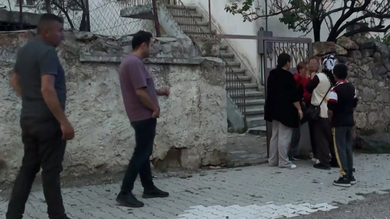 Tabancayla evine ateş açtı, kadın ve çocukları KADES çağrısı ile polis kurtardı