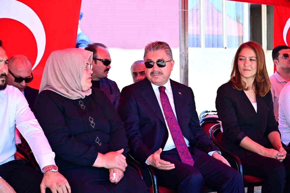 Vali Yılmaz'dan 15 Temmuz Şehidi Fatih Dalgıç'ın ailesine ziyaret