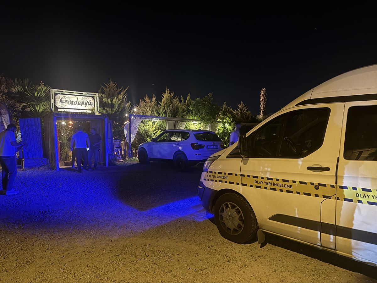 Antalya'da restoranda çıkan silahlı kavgada 3 kişi yaralandı