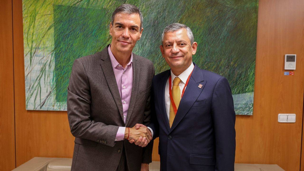 İspanya Başbakanı Sanchez'den Yeni Parti mesajı: Sevgili Özgür, mücadelenin ne kadar zor olduğunu anlıyoruz