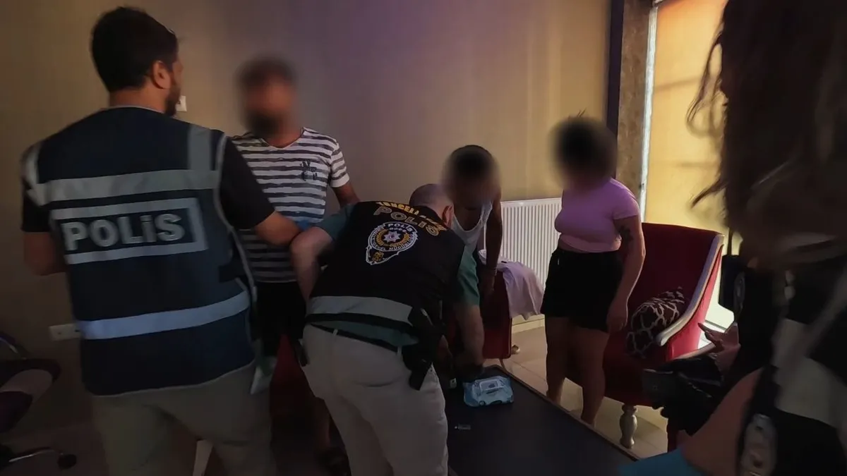SON DAKİKA… Tunceli merkezli 5 ilde fuhuş operasyonu: 6 şüpheli tutuklandı!