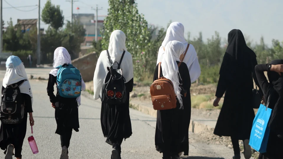 BM'den Korkunç Afganistan Raporu: Afganistan'da İnsanî Kriz Büyürken Aynı Zamanda Kayıp Bir Nesil Yetişiyor | DÜNYA HABERLERİ