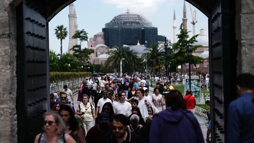 Yerli turistler yılın ilk çeyreğinde 102,3 milyar lira seyahat harcaması yaptı