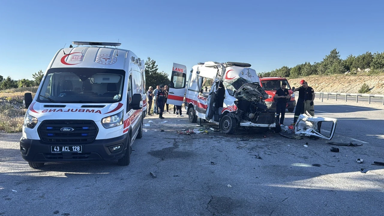 Kütahya'da ambulans kazası: 1 ölü, 4 yaralı