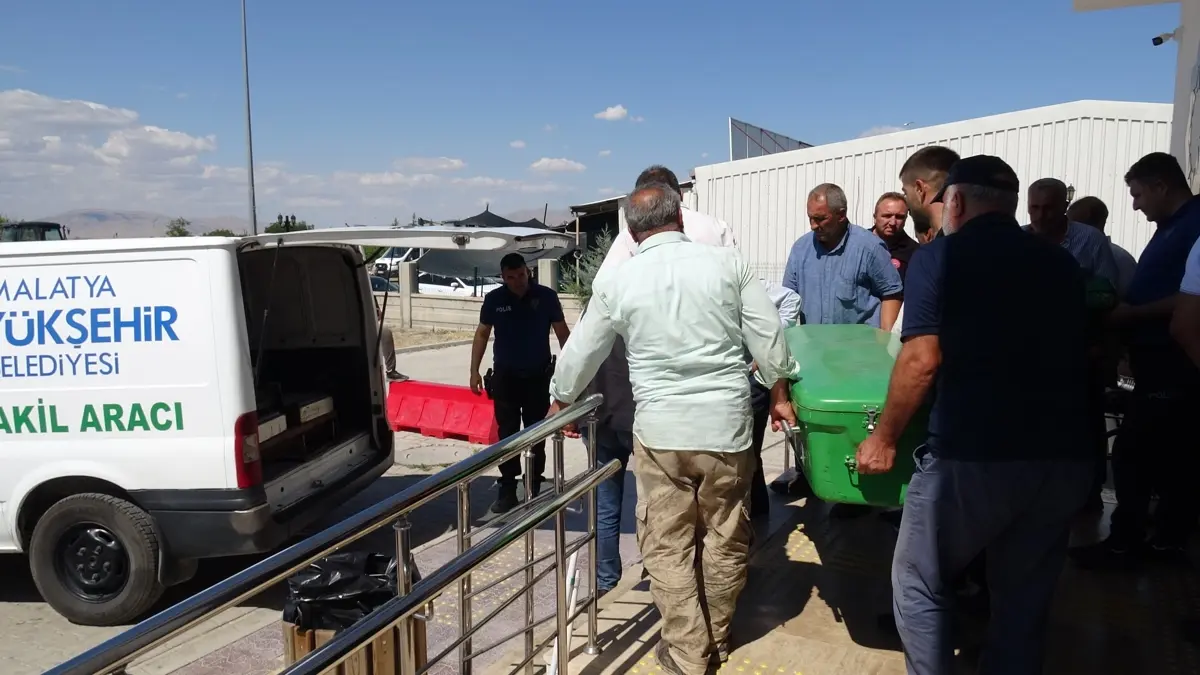 Malatya'da şüpheli ölüm! Evinde başından vurulmuş halde bulundu