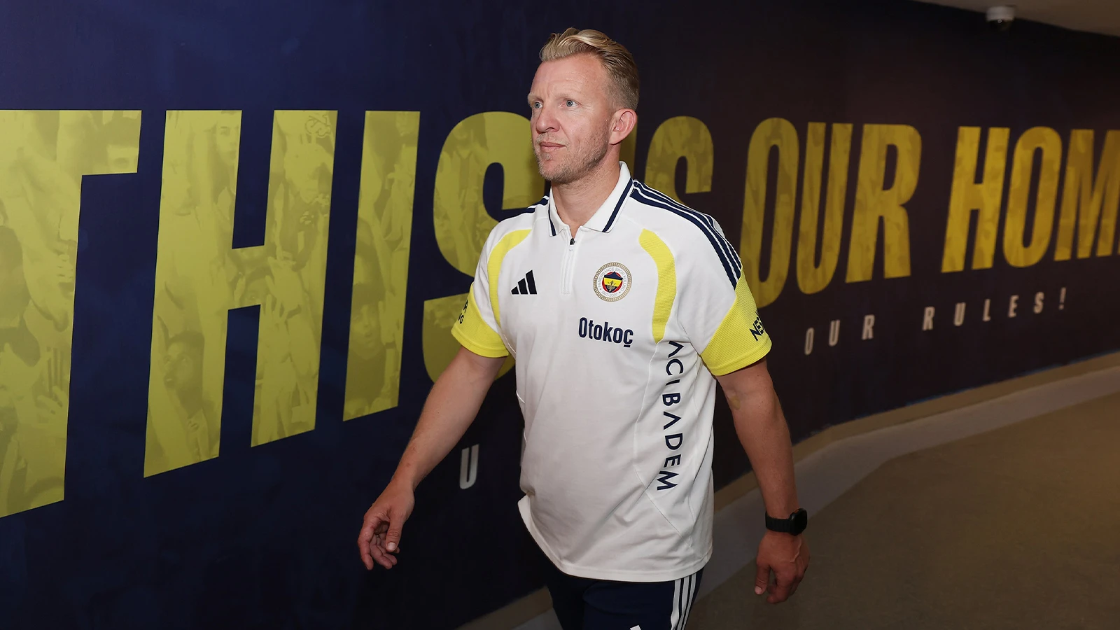 Dirk Kuyt, Fenerbahçe’ye yardımcı antrenör olarak geri döndü