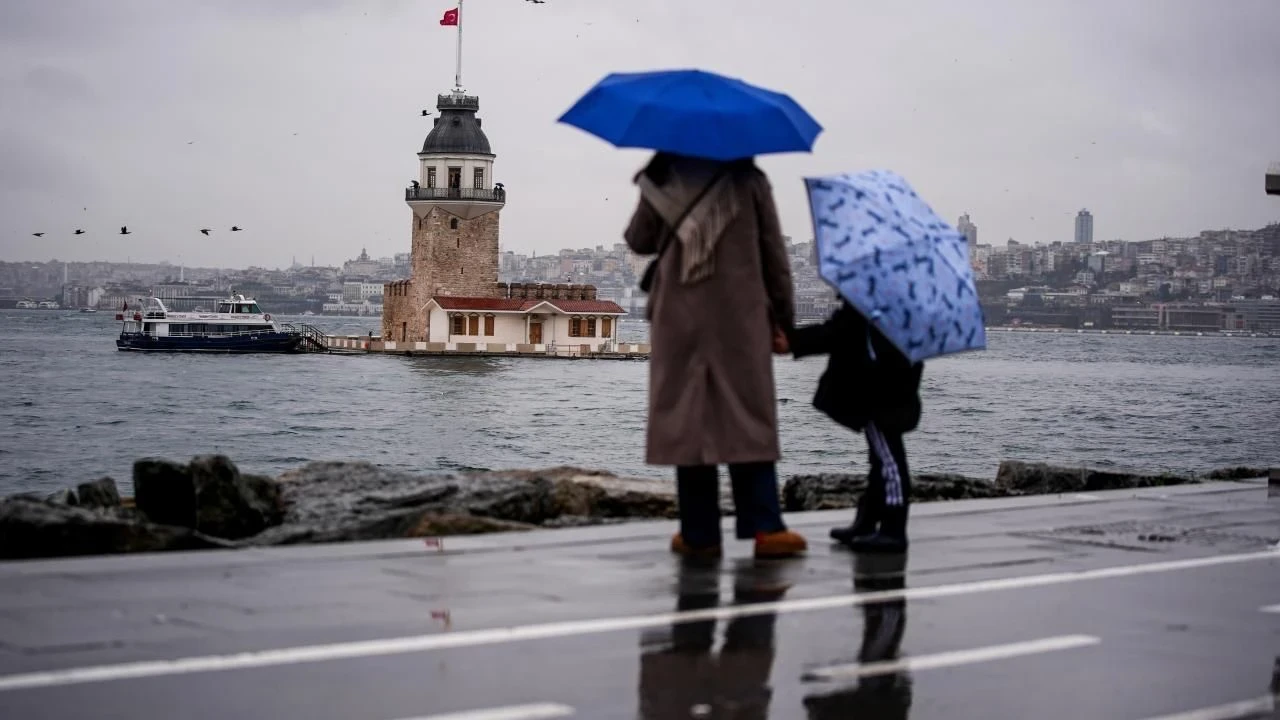 Yurdun bir yanı yaz bir yanı kış! Ege Bölgesi kavrulacak: 15 ilde ise sağanak uyarısı var