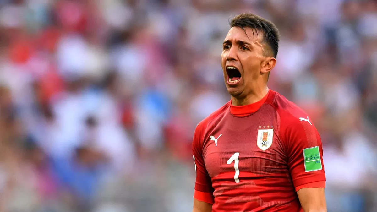 Muslera Dünya Kupası tarihine geçti! Uruguay'da rekor kıran gece