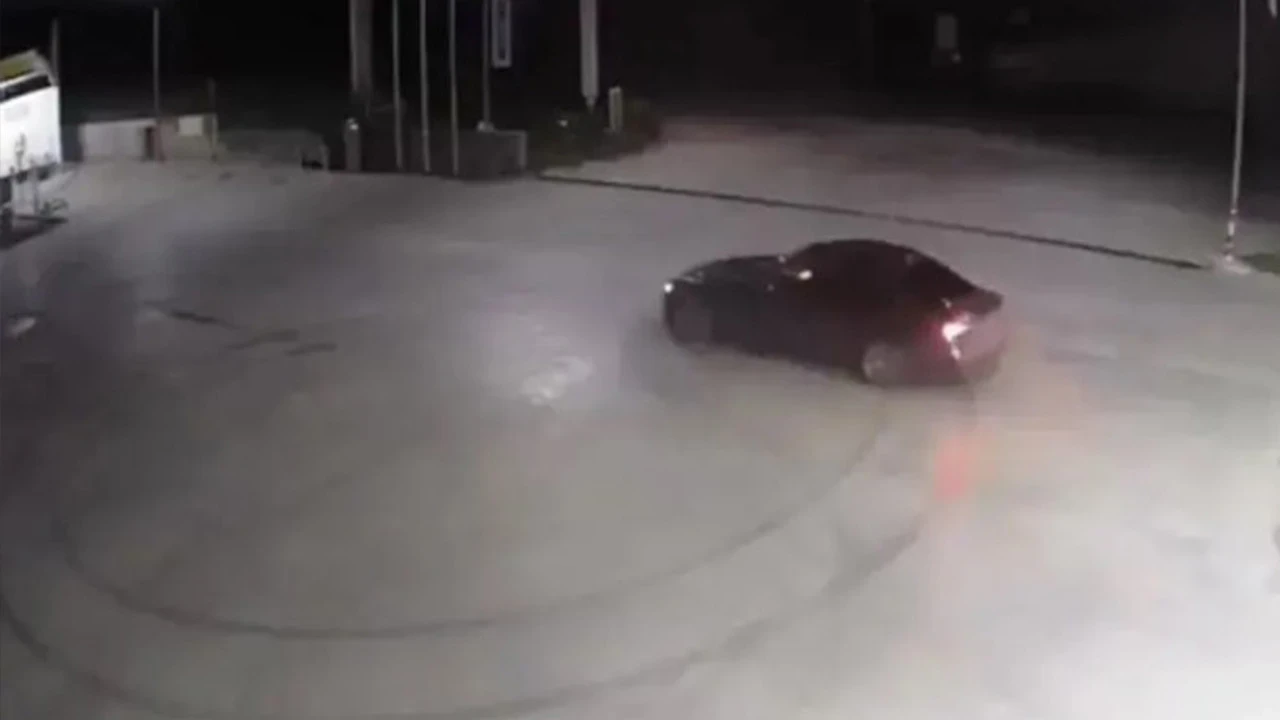 Drift pahalıya patladı: Trafiği tehlikeye atan sürücüye 140 bin lira ceza
