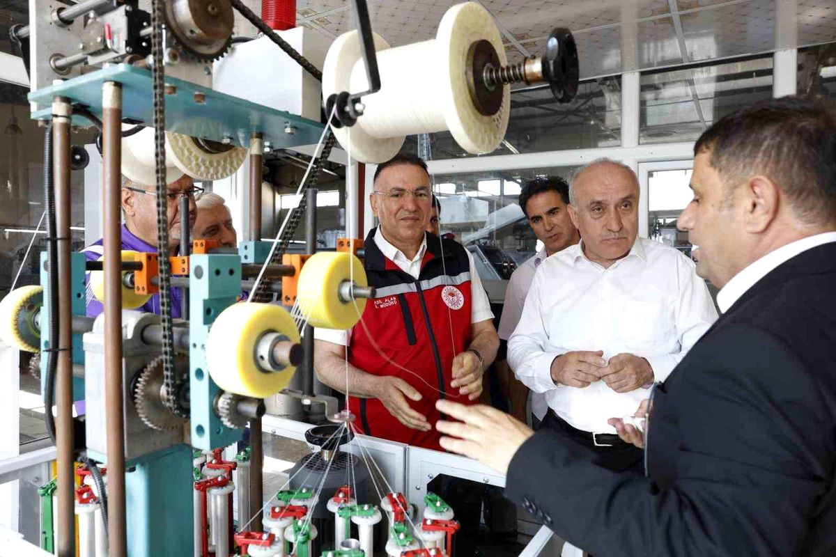Diyarbakır'da uygulamalı ipek böcekçiliği eğitimi sertifika taktim töreni düzenlendi
