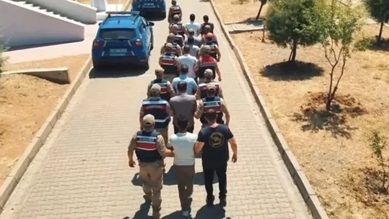 "15 Temmuz" adını kullanan dolandırıcılık şebekesine operasyon: 16 tutuklama