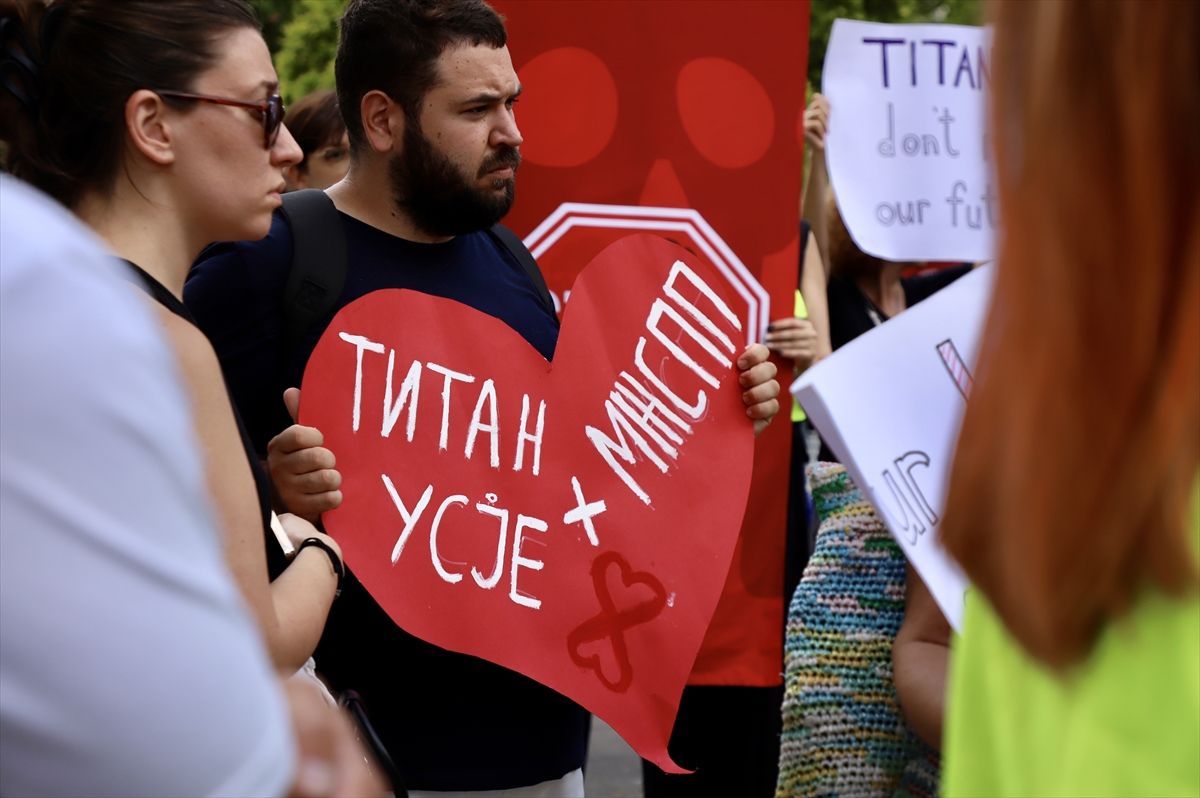 Üsküp'te hava kirliliğine önlem alınması talebiyle gösteri yapıldı