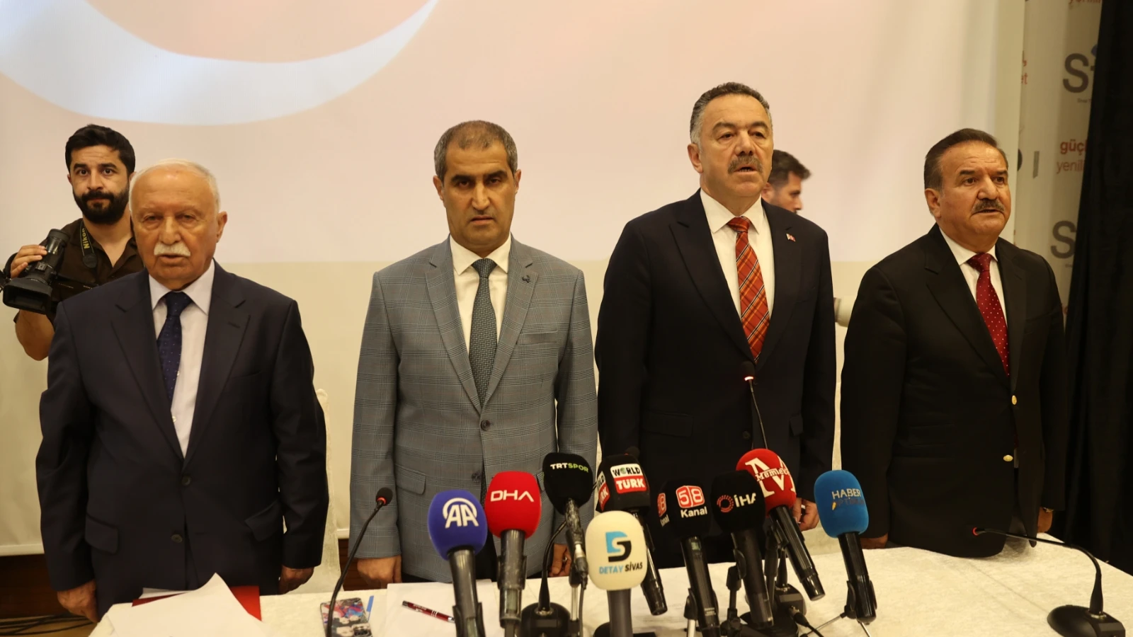 Sivasspor'un olağan genel kurulunda kayyum açıklaması