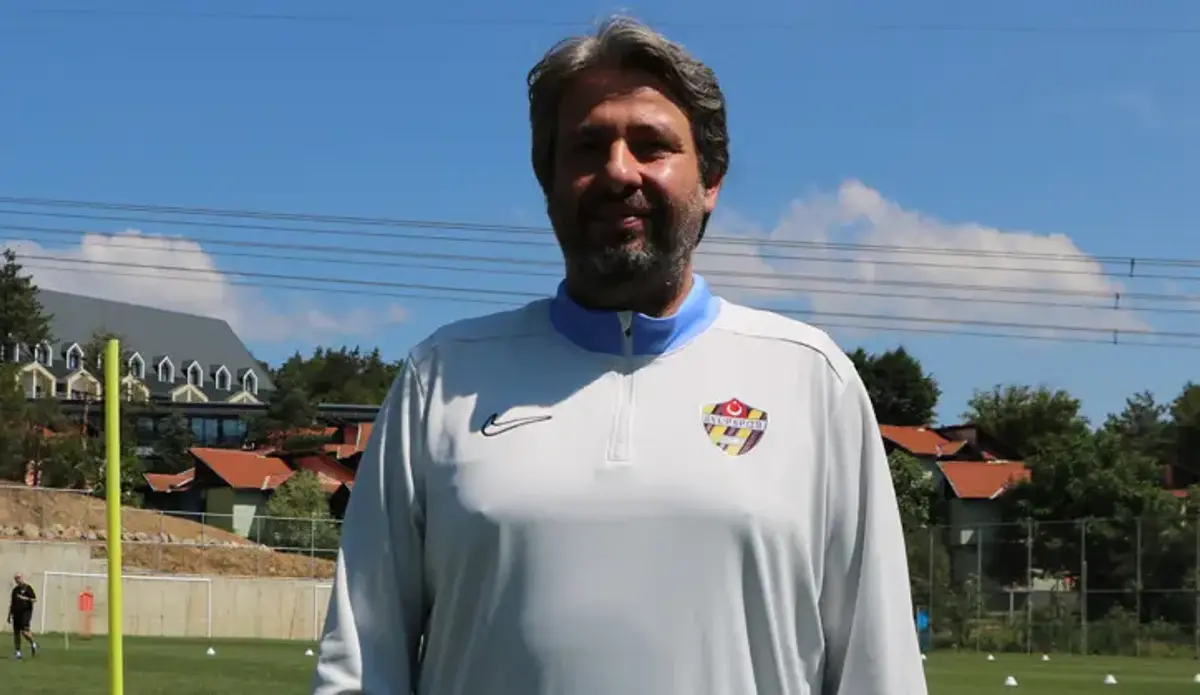 Eyüpspor Teknik Direktörü Özhan Pulat'tan transfer açıklaması